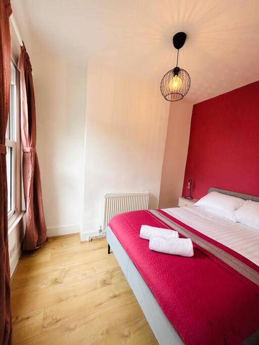 Elegant House In Stratford Apartment London Bagian luar foto