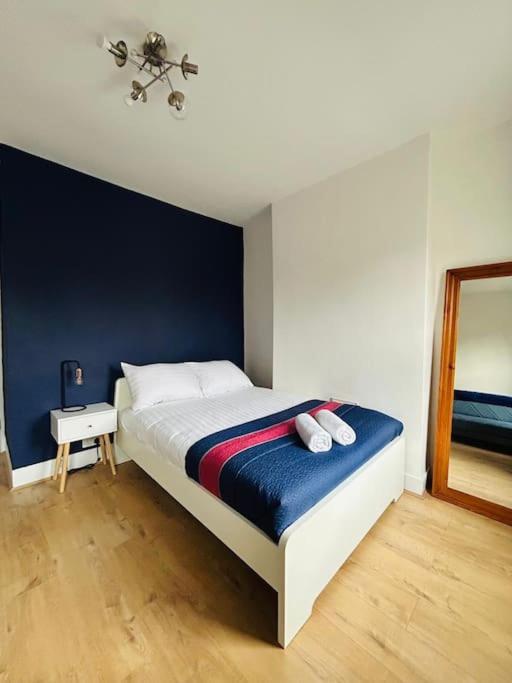 Elegant House In Stratford Apartment London Bagian luar foto
