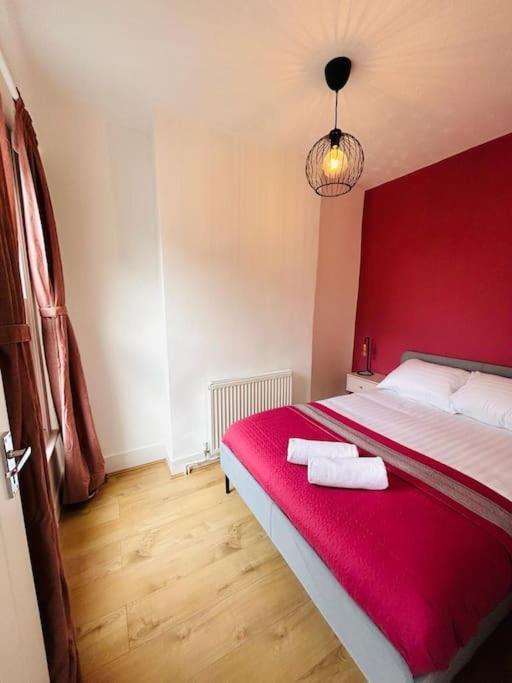 Elegant House In Stratford Apartment London Bagian luar foto