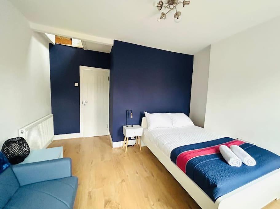 Elegant House In Stratford Apartment London Bagian luar foto