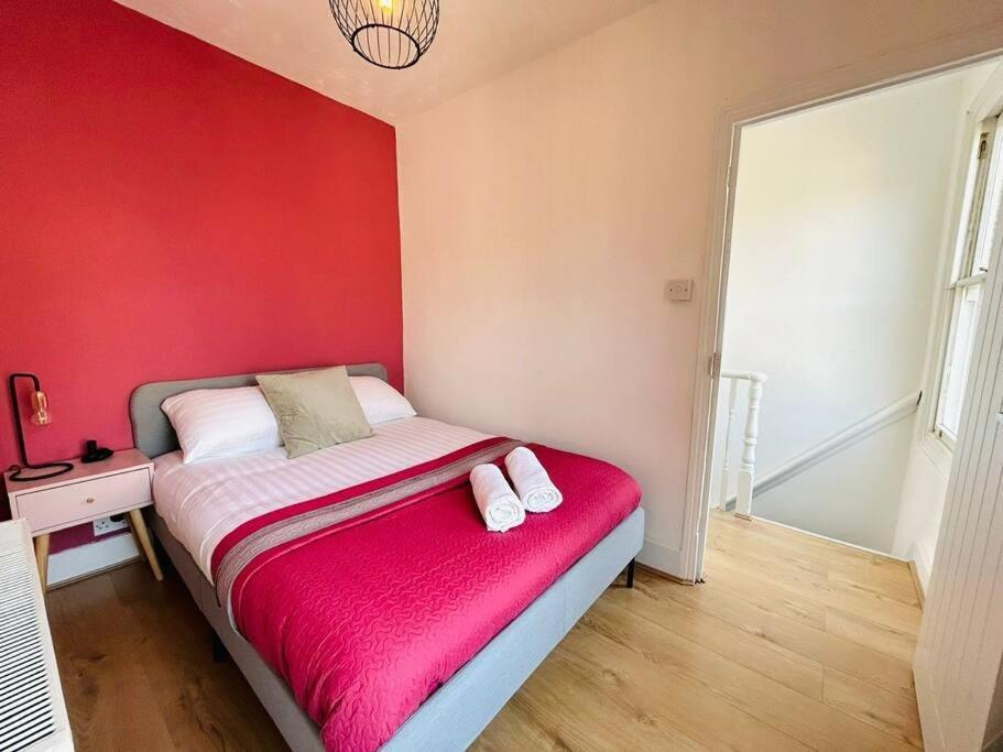 Elegant House In Stratford Apartment London Bagian luar foto